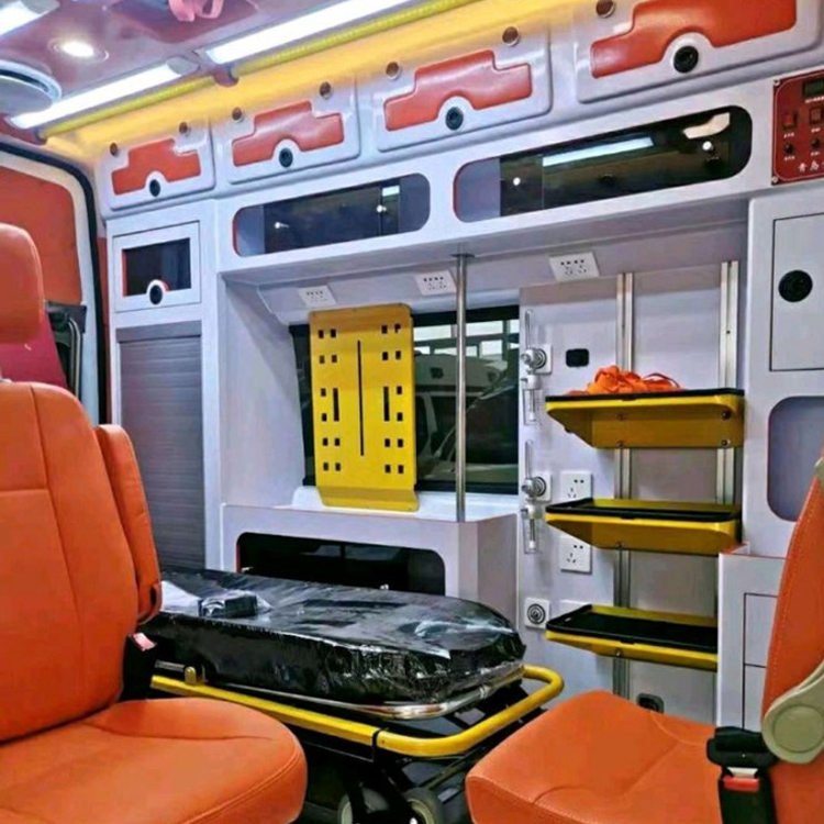 雨湖长途救护车护送病人租赁价格